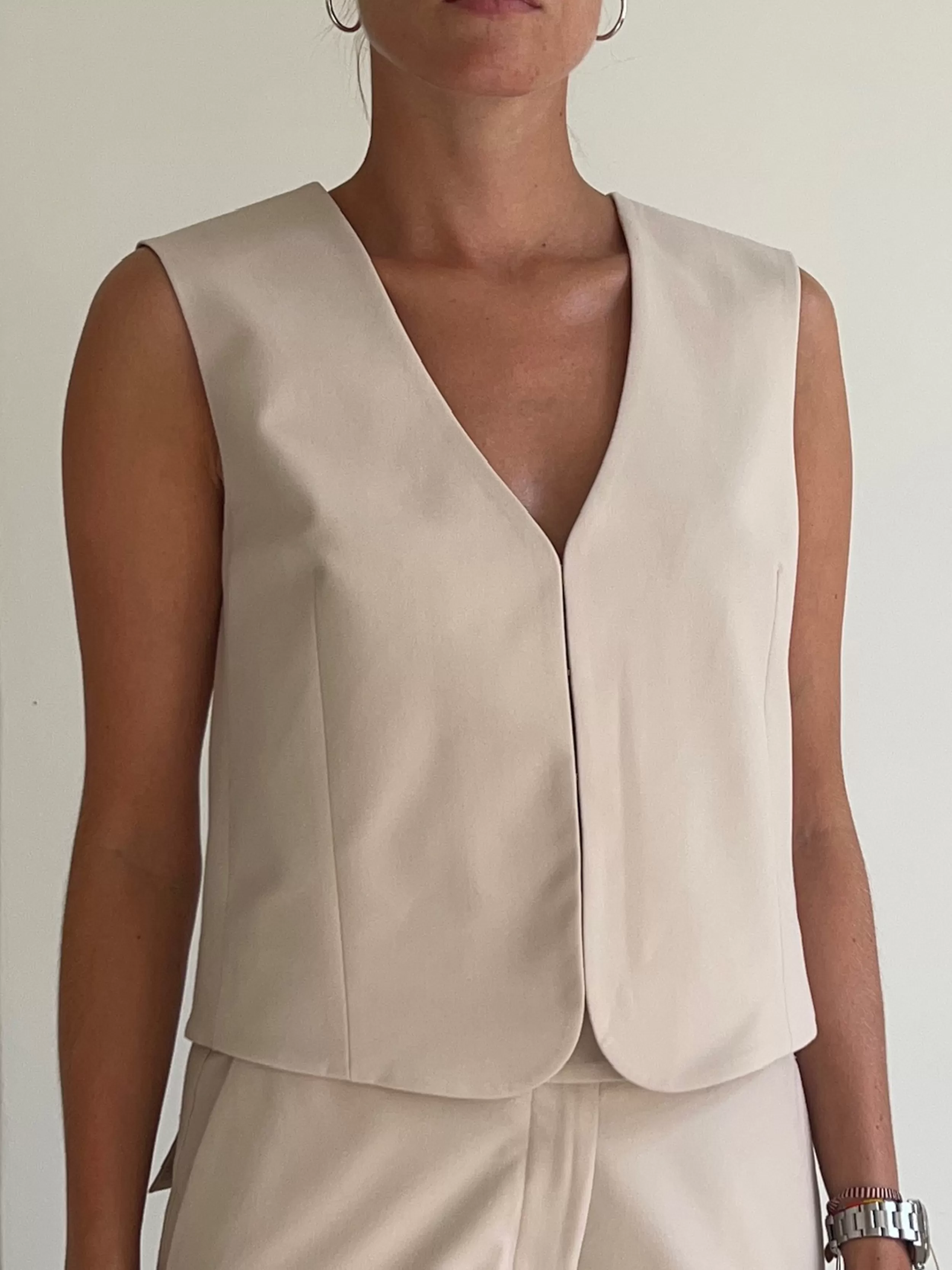 Discount Day-to-day Vest Shirts & Tops