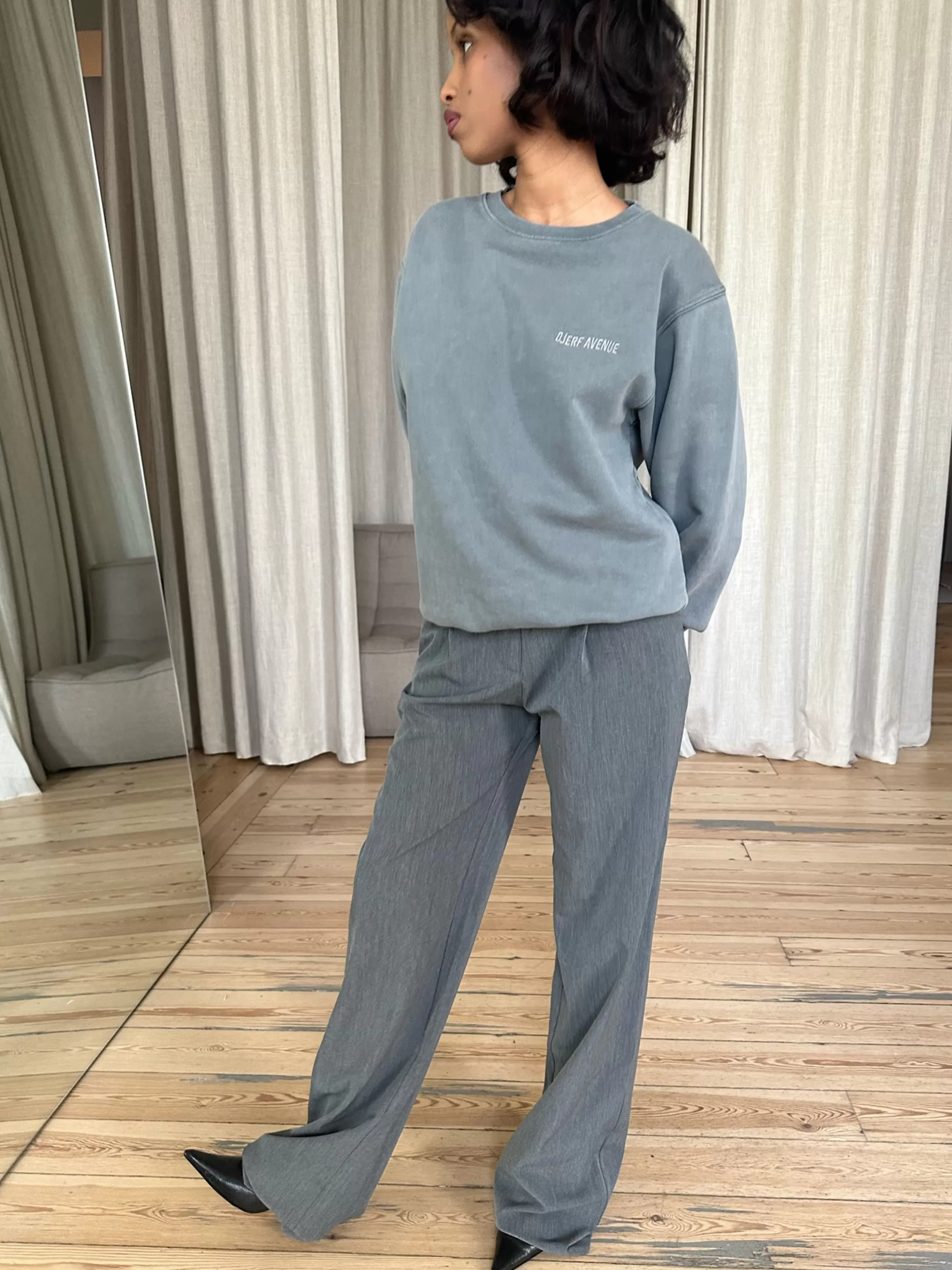 Store Staple Sweatshirt Washed Grey Sweaters